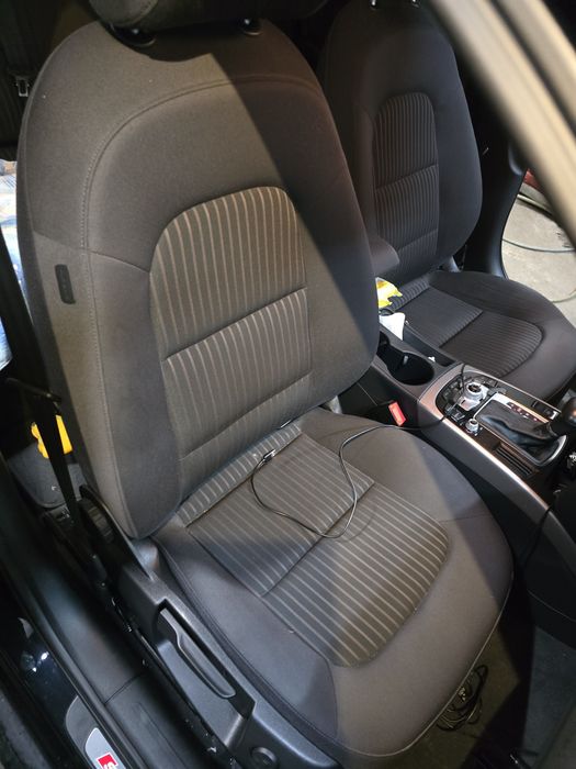 Fotele kanapy materiał Audi B8 lift combi 14r. Idealny stan