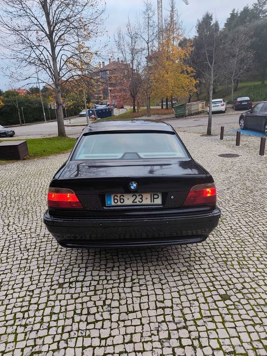 BMW série 7 E38 725 TDS