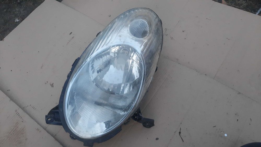 lampa przednia prawa lub lewa Nissan Micra k12 oryginał
