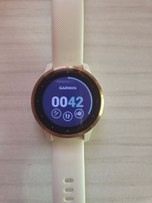 Годинник Garmin Vivoactive 4S