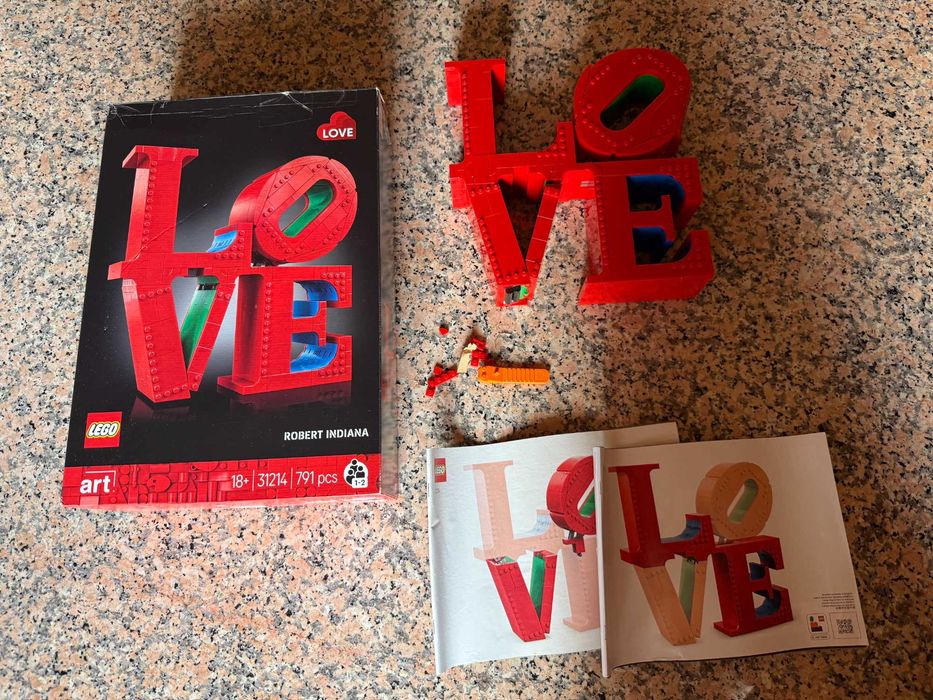 LEGO Art 31214 — LOVE de Robert Indiana — Com caixa