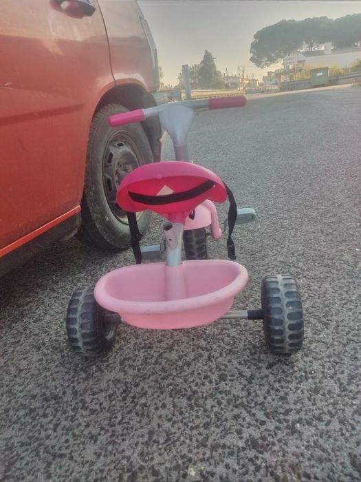 Vendo triciclo de criança por 10€ para despachar!!