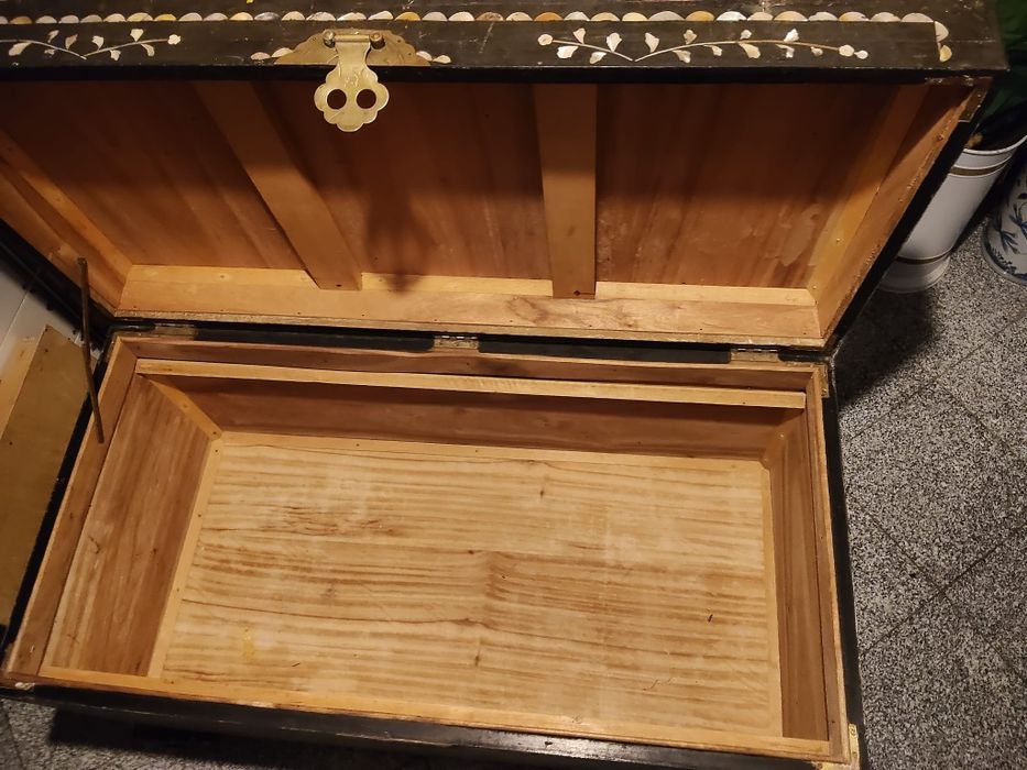 Arca baú com pendentes chinês