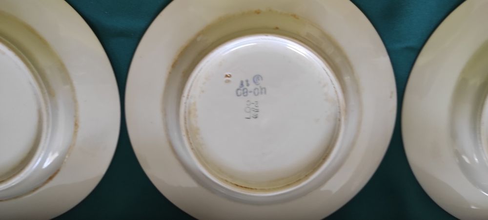 Продам тарелки мелкие