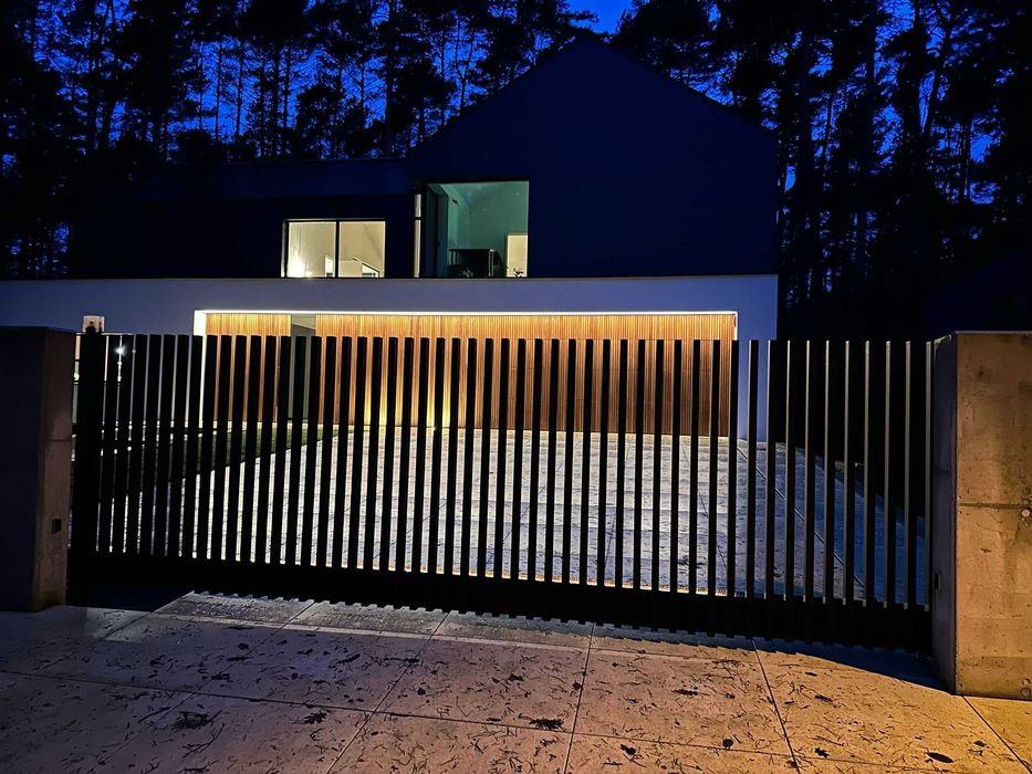 Ogrodzenie grzebieniowe płot nowoczesne ogrodzenie palisada pionowa