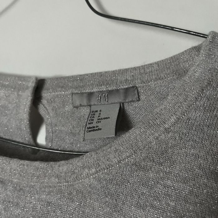 biała kremowa bluzka na długi rękaw sweter sweterek z brokatem h&m