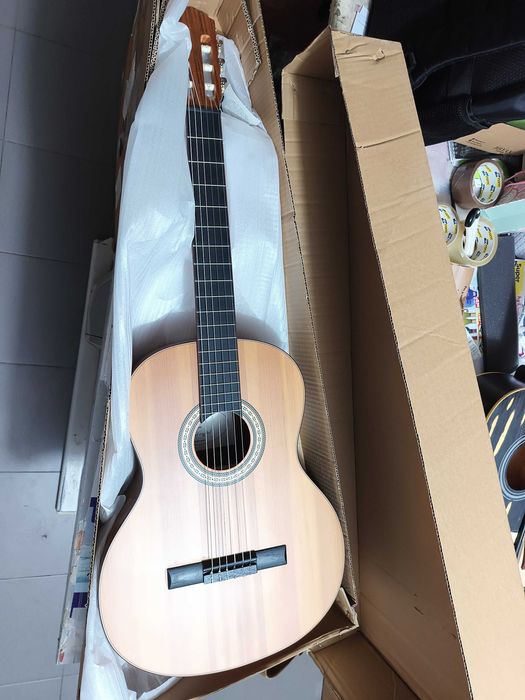 Viola de fado nova