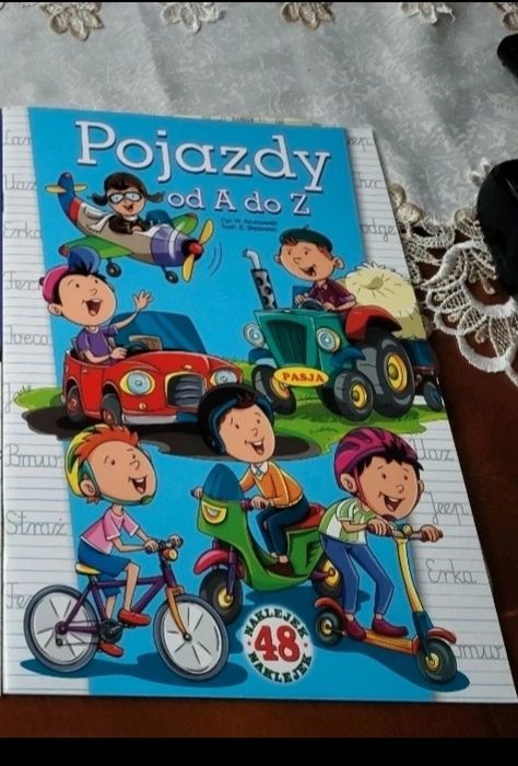 Pojazdy od A do Z Kolorowanka edukacyjna do nauki pisania.