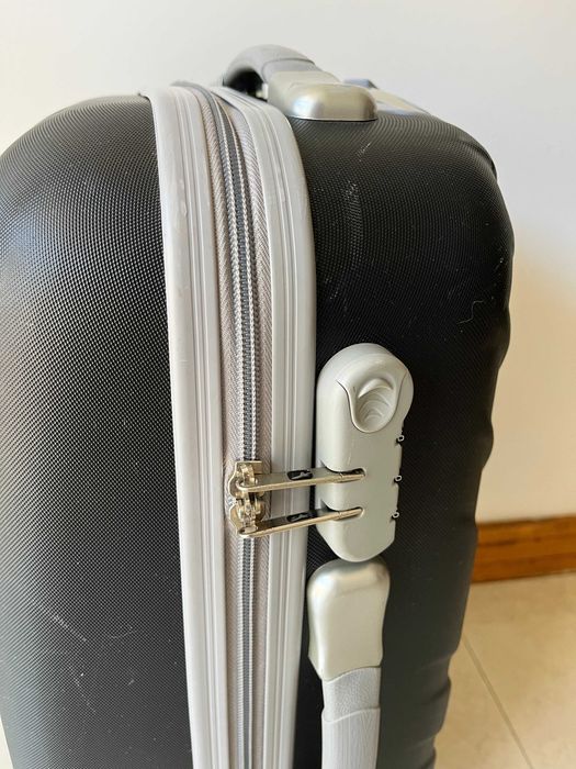 Mala Viagem Preta de Cabine - Trolley