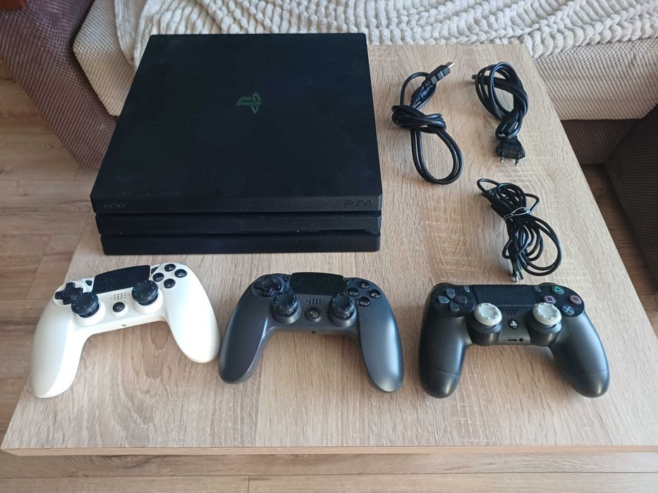 Konsola PlayStation 4Pro CUH-7216B