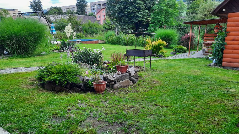 Котедж будинок "Біля річки"