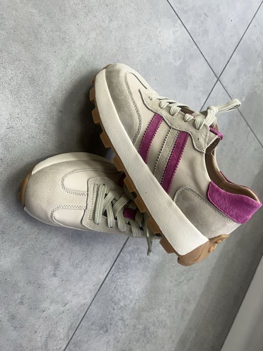 Sneakersy beż z dodatkiem fuksji 37