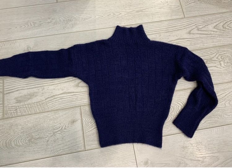 Теплий светр темно- синього кольору