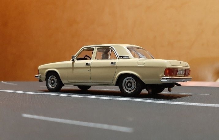 модель Газ-3102,ручная работа