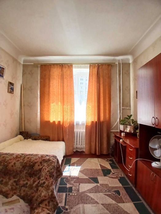 Продається кімната 21 кв.м.  метро Політехнічна  КПІ