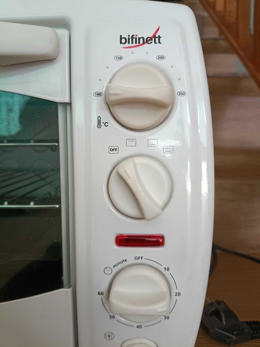 Mały elektryczny piekarnik Bifinett model KH 1139
