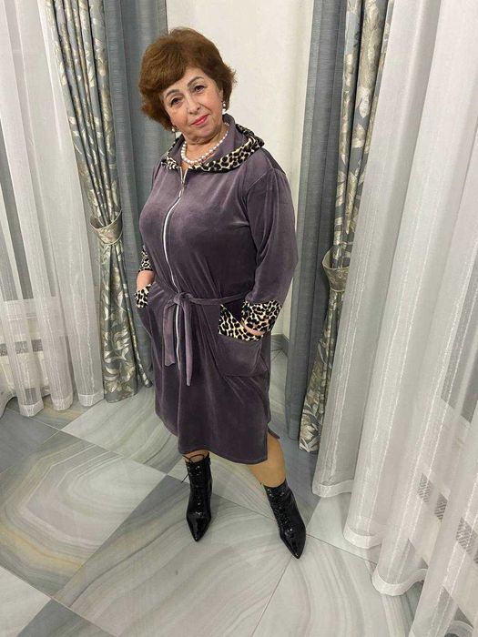 Халат велюровий з тигровими деталями