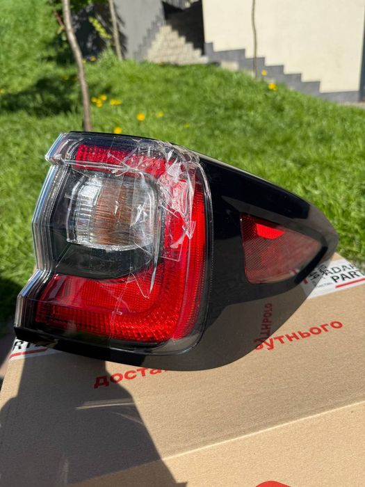 84912AN02A Плафон правий задній зовнішній subaru outback 2020