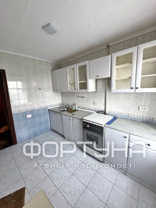 Двокімнатна 52м2, ЦЕГЛА, два балкони!