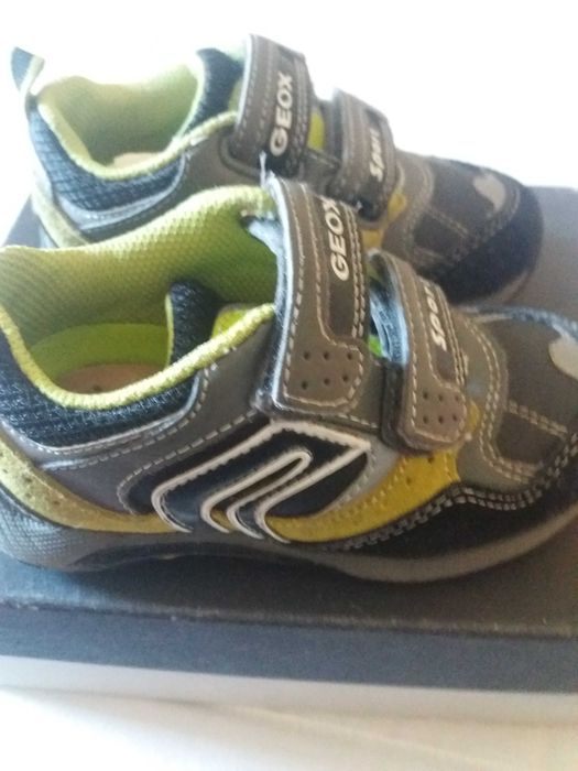 Vendo sapatilhas GEOX Novas