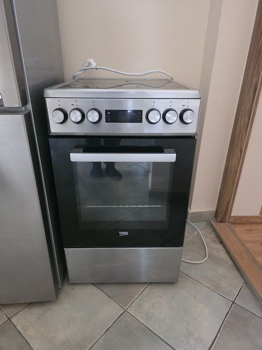 Piec kuchenka elektryczna piekarnik beko