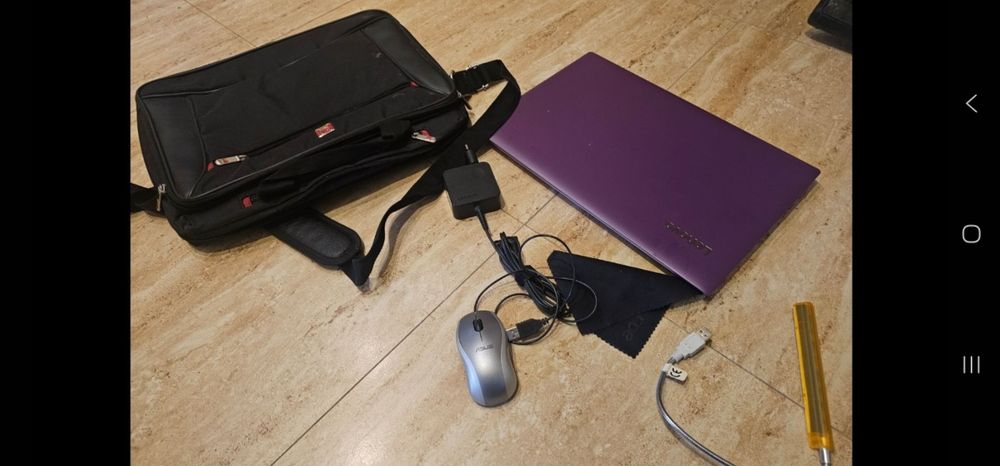 Laptop Lenovo 15,6" Pad DVD torba