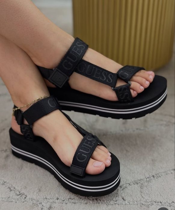 Босоніжки сандалі GUESS Розмір 37 Оригінал гесс гуес klein