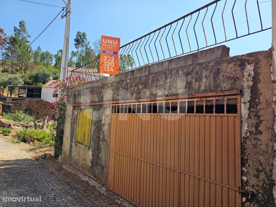 Moradia T3 Térrea com Garagem, Terraço e Logradouro