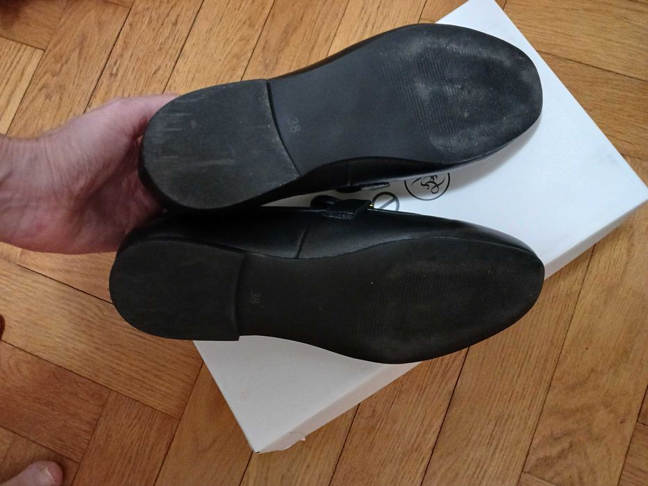 Шкіряні туфлі/лофери estro, 38 розмір