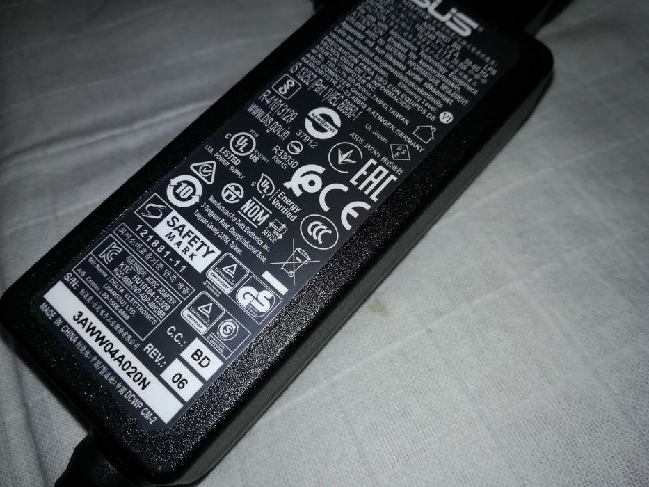 carregador asus ac/dc adapter model: adp-40kd (para computador)424125225396480005