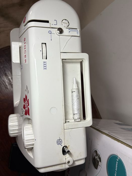 Єлектромеханічна швейна машина SINGER