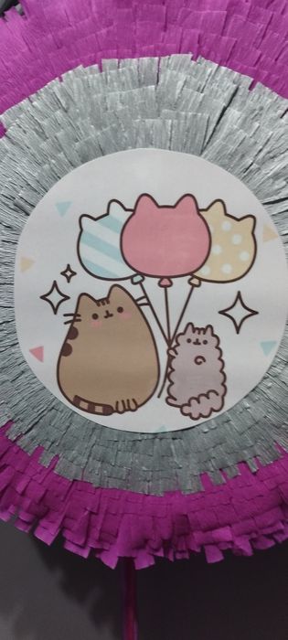 Piniata Koci Domek Gabi 45x 45x 8 cm