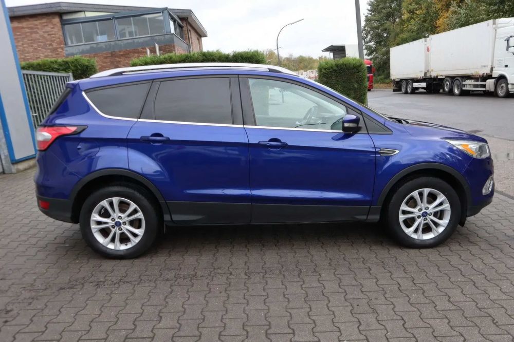Ford Kuga      2017