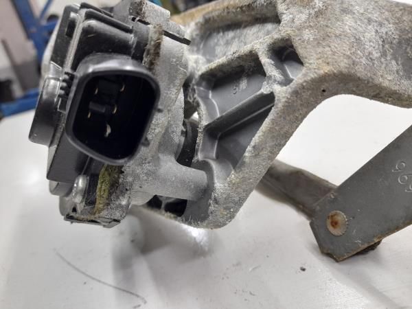 Motor limpa vidros frente TOYOTA Yaris (_P9_)