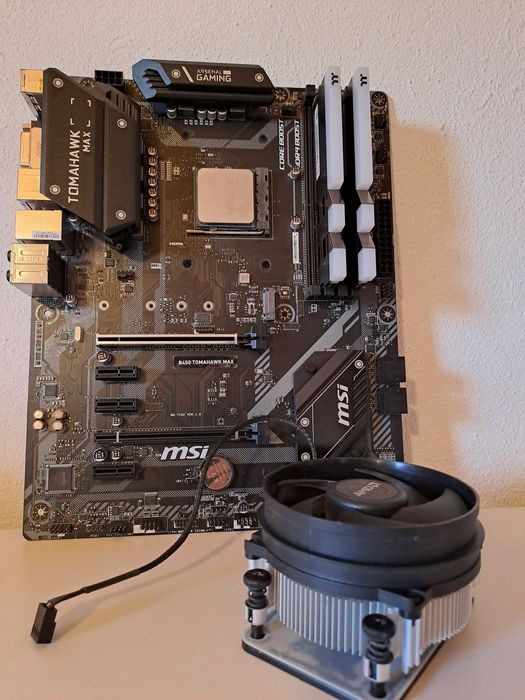 Bundle AMD Ryzen 5 3500X / Motherboard MSI B450 Tomahawk Max AM4 / 16GB DDR4 Thermaltake Toughram 3200 MT