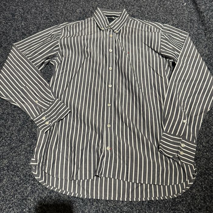 Рубашка на подростка фирмы Tommy Hilfiger размер М