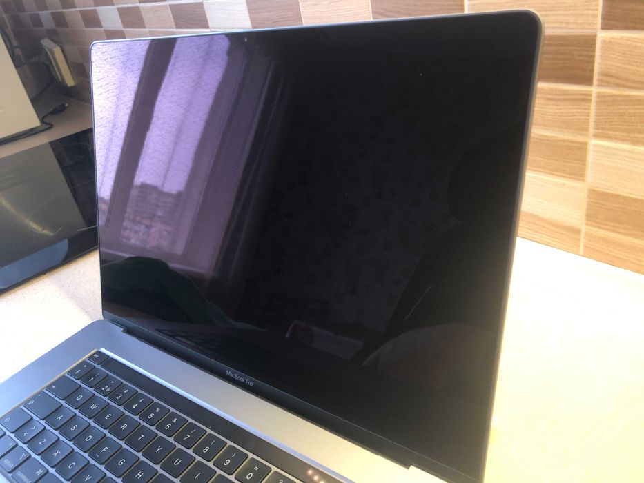 Apple Macbook Pro 16 2019 i9 16GB 1TB Radeon Pro
