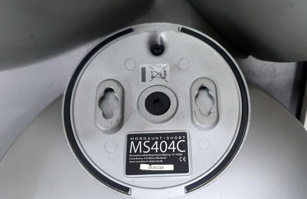 Colunas Mordaunt-Short - coluna central e dois satélites