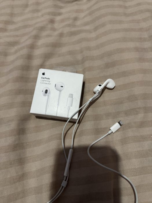 Навушники для айфон