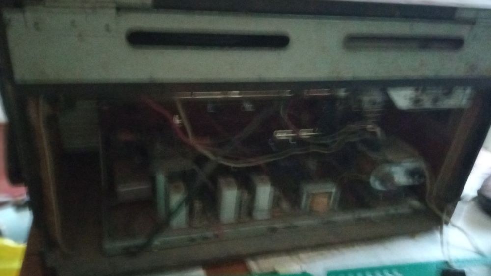 Продам магнитолу романтика  на запчасти