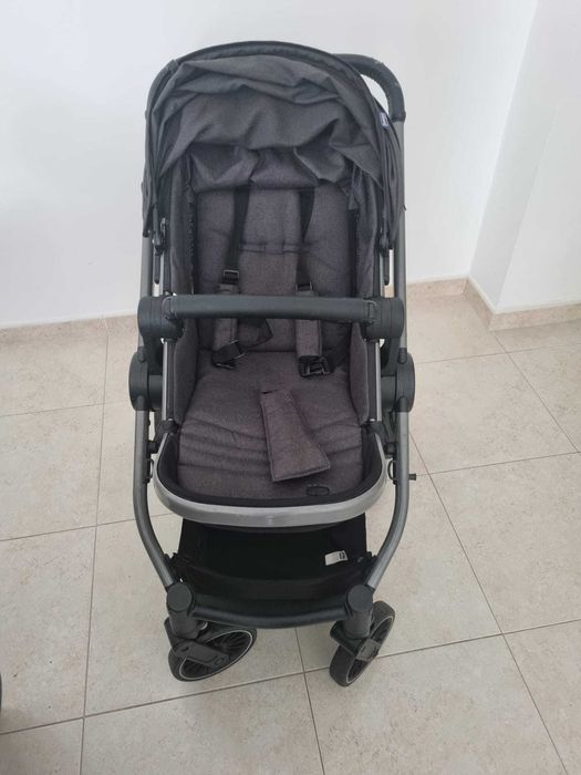 Trio carrinho chicco com isofix carro