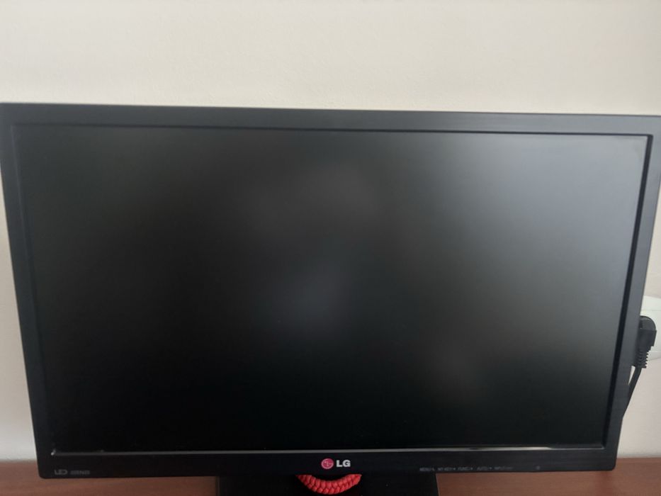 Монітор LG22EN33