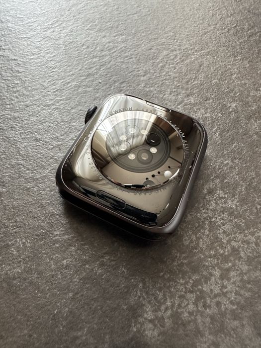 Apple Watch Series 6 44mm Чорний 67%