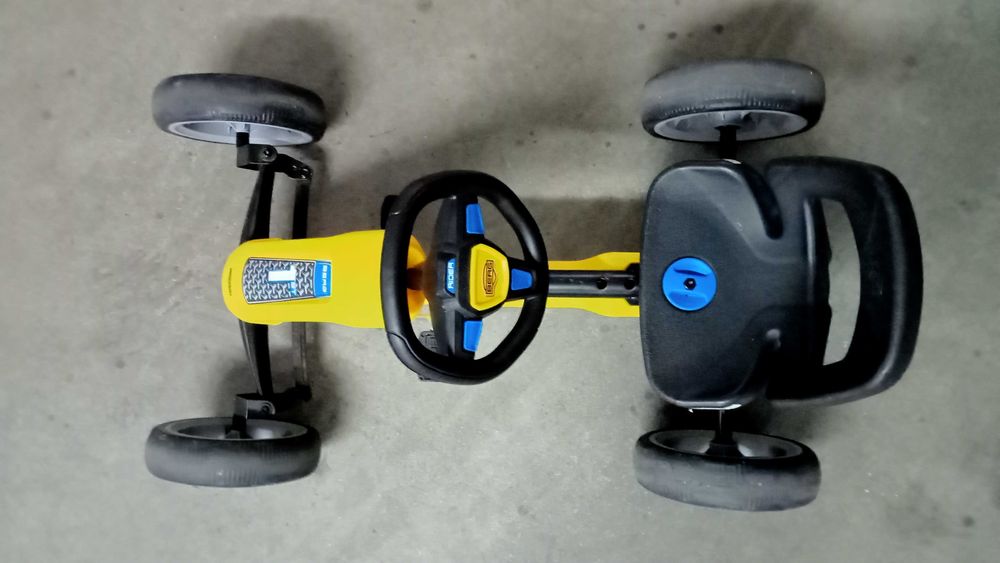 Carro a pedais da Berg