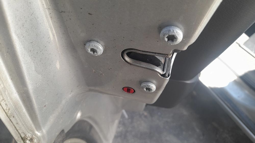 Fechadura / fecho porta trás esquerdo OPEL Zafira A (F75_)