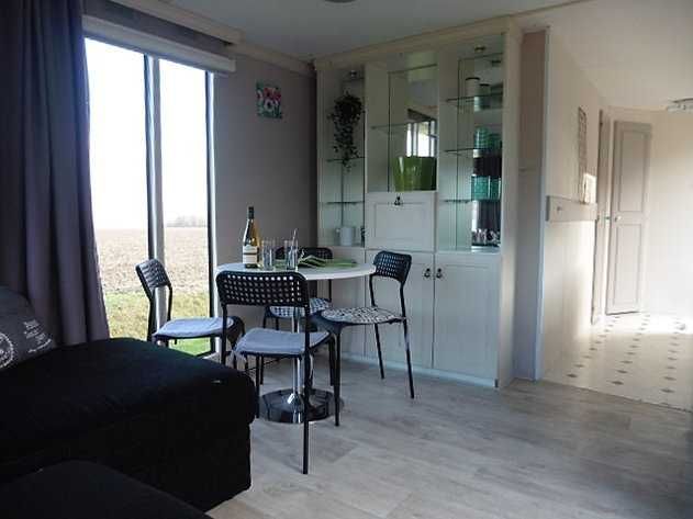 LINDA CASA COM 2 QUARTOS PARA HABITAR