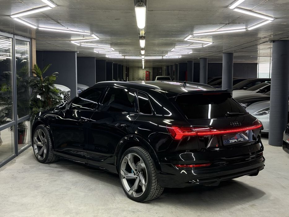 Audi E-tron S Quattro