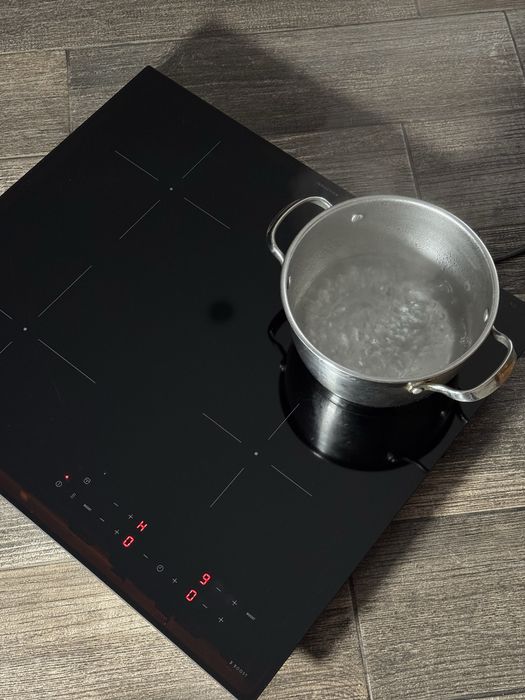 Індукційна поверхня IKEA безрамочна, 2024 рік 11 місяць. Індукція!