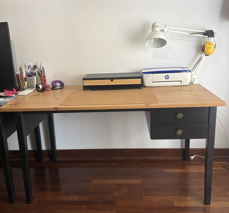 Secretária IKEA ARKELSTORP – Madeira Maciça (Preto) - como nova