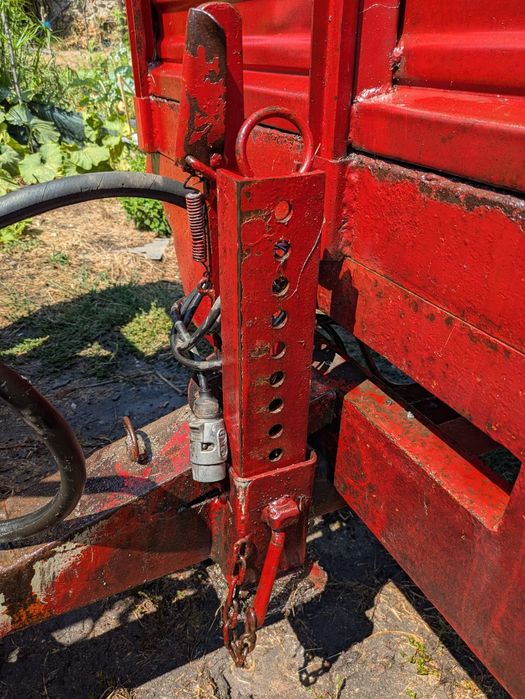 Trator Steyr 8055 + reboque + fresa + charrua agrovil + abre-regos